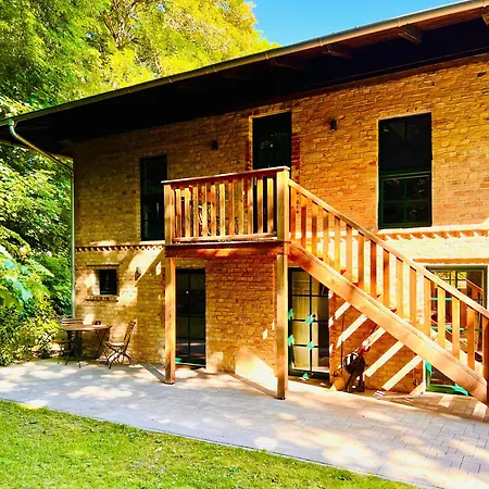 Am Historischen Bahnhof In Check In Mit Schluesselbox Гостевой дом Fehrbellin