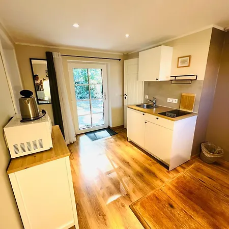 Am Historischen Bahnhof In Check In Mit Schluesselbox Гостевой дом 3*