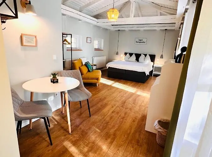 Am Historischen Bahnhof In Check In Mit Schluesselbox Pensionat