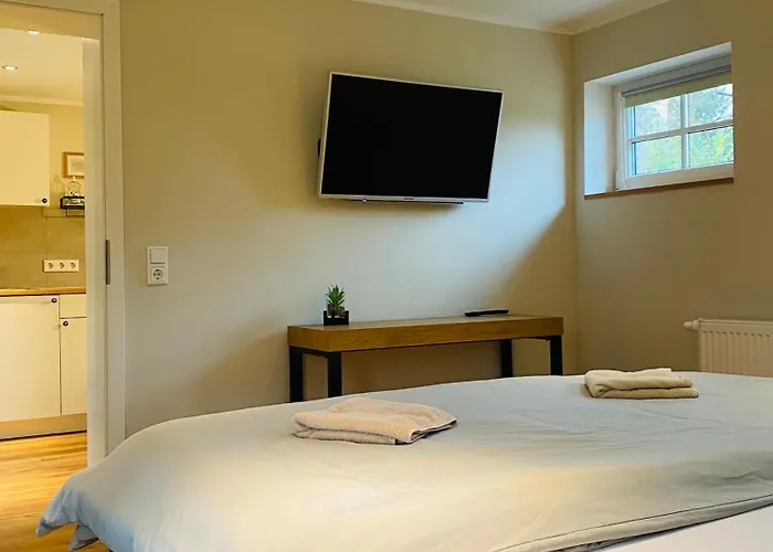 Am Historischen Bahnhof In Check In Mit Schluesselbox