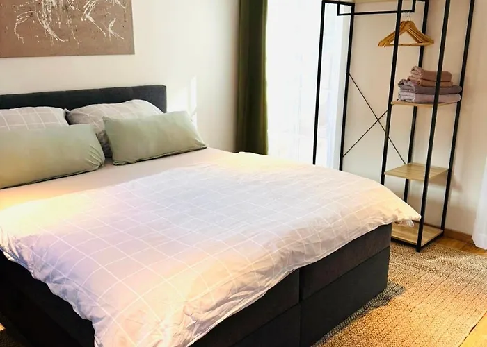 Am Historischen Bahnhof In Check In Mit Schluesselbox Pensjonat Fehrbellin